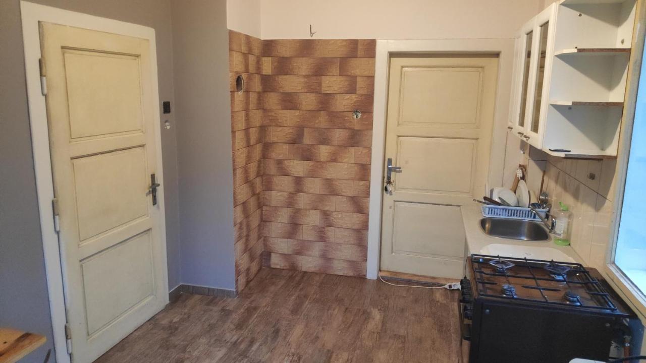 Old Summer House With Renovated Bathroom Praha Bagian luar foto