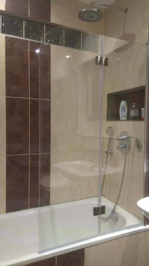 Old Summer House With Renovated Bathroom Praha Bagian luar foto