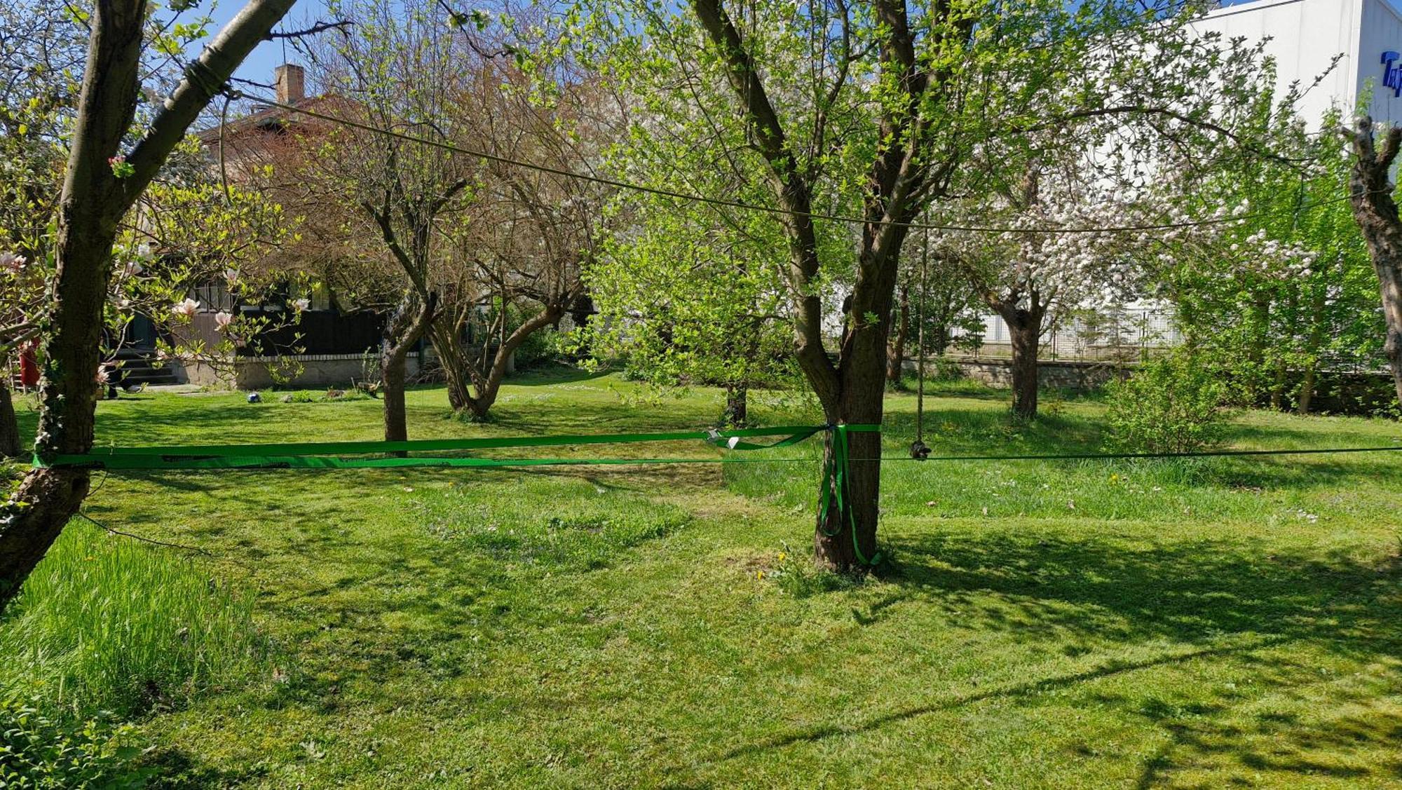 Old Summer House With Renovated Bathroom Praha Bagian luar foto